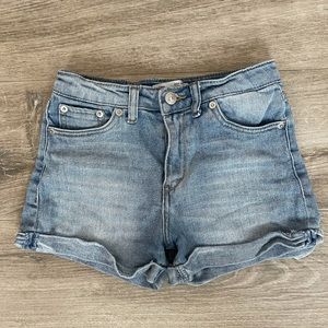 Girls Levi’s High Rise Shorty Short